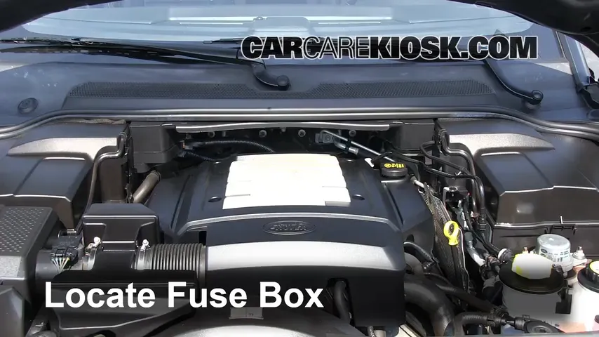 2006 Land Rover LR3 SE 4.4L V8 Fuse (Engine) Check